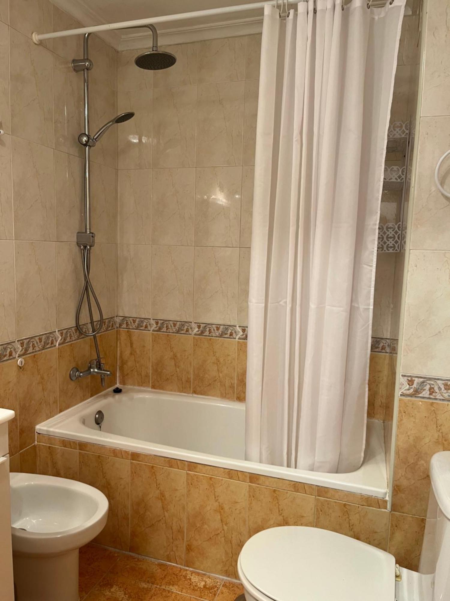 Almuden'S Green Apartment, High-Speed Free Wifi, 250M To Beach, The Center Of Torrevieja Esterno foto